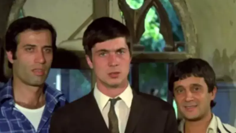 Hababam Sınıfı'nın Çalışkan Ahmet'i Ahmet Sezerel'in Eşi Şaşırttı!