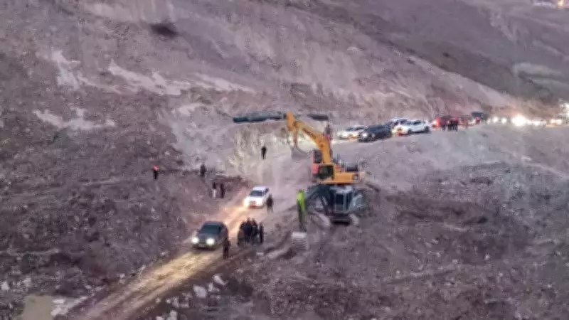 Hakkari-Van kara yolu 6 gün sonra kontrollü ulaşıma açıldı