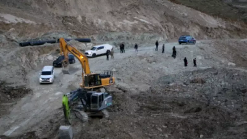 Hakkari-Van Karayolunda Heyelan: Hafif Araçlara Kontrollü Geçiş Başladı