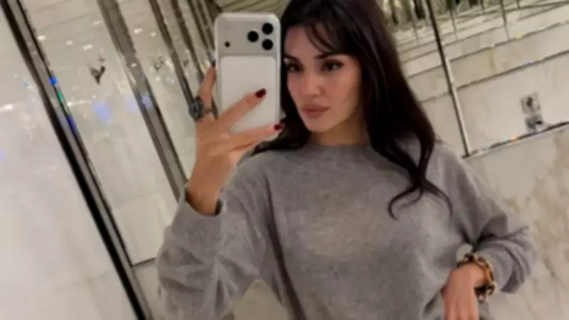 Hande Erçel'in Yeni Kareleri Instagram'ı Salladı