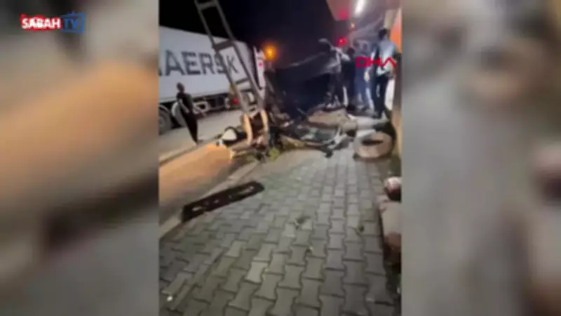 Hatay'da Zincirleme Kazanın Ardından Kavga Çıktı, Anlar Cep Telefonuyla Kaydedildi