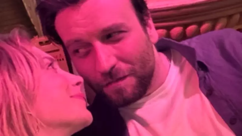 Hayal Köseoğlu ve Nezir Çınarlı Birlikteliklerinin İkinci Yılını Kutladı