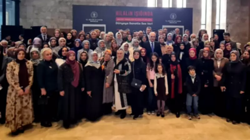 Hilalin Işığında Sergisi: Sanat ve Dayanışma Gazze İçin Buluştu