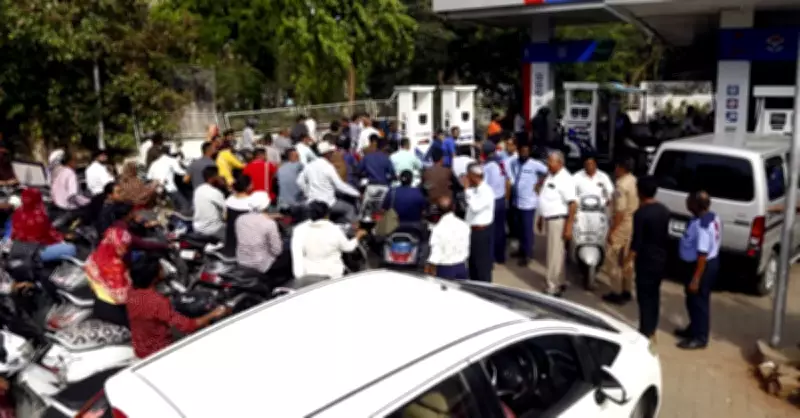 Hindistan'da Jet Yakıtı ve LPG Fiyatlarına Zam Geldi