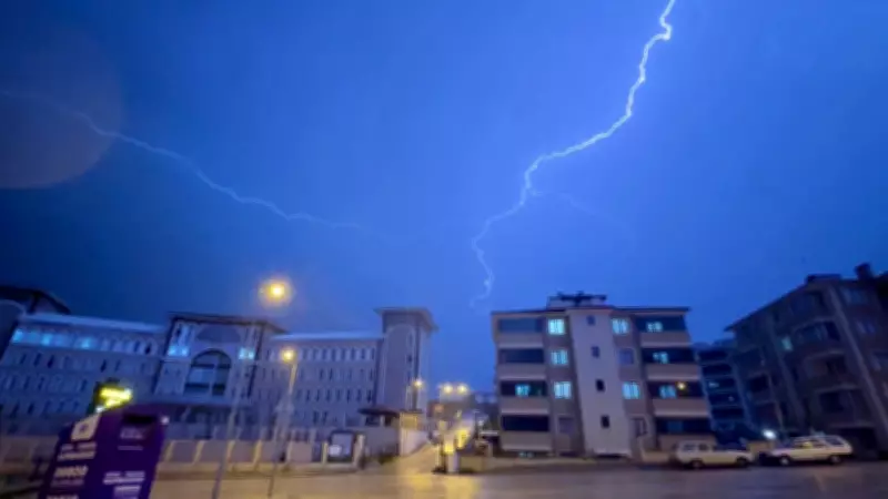 İçişleri Bakanlığı'ndan 9 İl İçin Sarı Kodlu Sağanak ve Toz Taşınımı Uyarısı