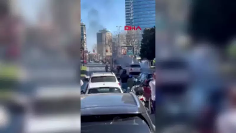Şişli'de Lüks Cipte Çıkan Yangın Trafiği Kilitledi, 4 Milyon Liralık Araç Hasar Gördü