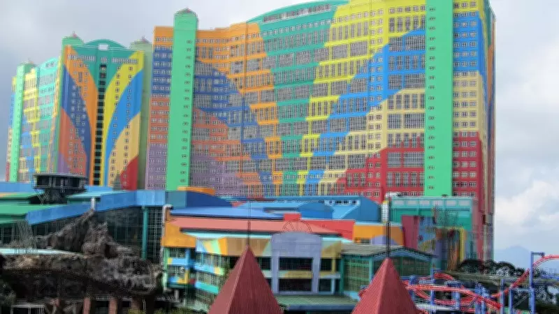 İçine Giren Kayboluyor! 7 Bin 351 Odalı Dev Otel