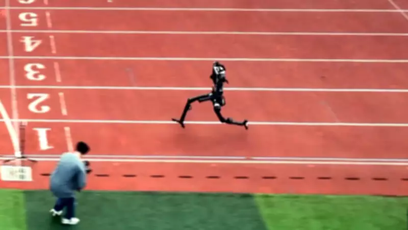 Çinli İnsansı Robot Usain Bolt'un Hızını Yakaladı: Yeni Rekor 10 m/s