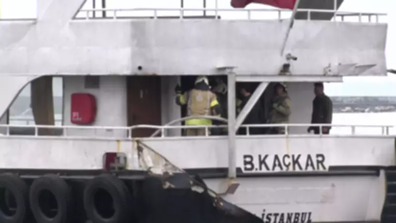 Kadıköy İskelesi'nde Tekne Yangını: Panik Anları ve Hızlı Müdahale