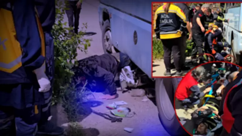 Karabük'te minibüsün altında sıkışan motosikletli forkliftle kurtarıldı