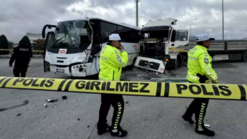 Karamanda Feci İşçi Servisi Kazası: Tırla Çarpışmada 12 Kişi Yaralandı