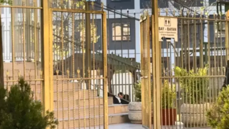 Kağıthane'de Parkta Gençleri Uyaran Polise Saldırı: Berber Vuruldu