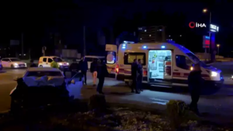 Kayseri'de SUV ile otomobil çarpıştı: 4 yaralı, 3'ü ağır