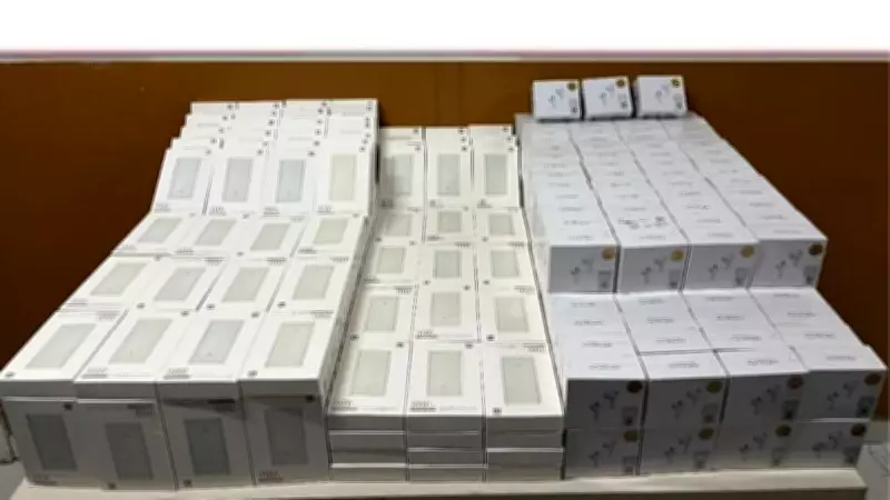 Kocaeli'de 4,4 Milyon TL Değerinde Kaçak Elektronik Operasyonu: 330 Powerbank ve 300 Kulaklık Ele Geçirildi