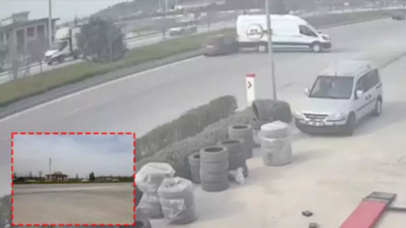 Konya'da Sürücüsüz Minibüs Dehşeti: El Freni Unutulunca Ortalık Karıştı