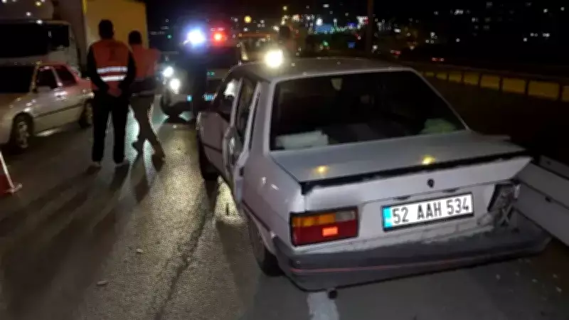 Kırıkkale'de Tır ile Otomobil Çarpıştı: 3 Kişi Yaralandı