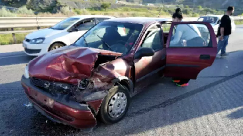 Kırıkkale'de Zincirleme Kaza: 3 Yaralı, Trafik Yoğunluğu Havadan Görüntülendi