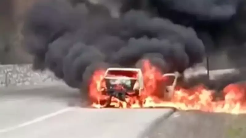 Kırklareli'nde seyir halindeki otomobil alev alev yandı