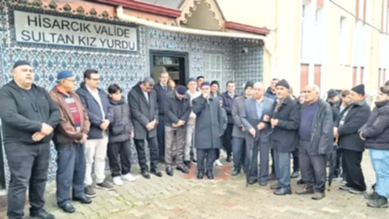 Kütahya ve Muğla'dan Umre Kafileleri Dualarla Kutsal Topraklara Uğurlandı