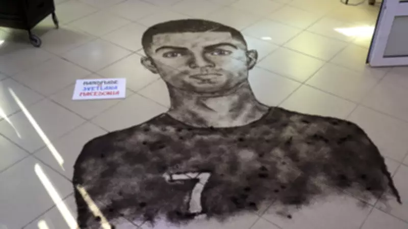 Kuaförden saç tellerinden sanat! Kuzey Makedonyalı kuaför portre yapıyor