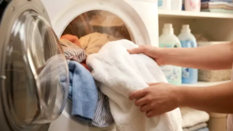 Kurutma Makinesine Kuru Havlu Atın: Süreyi Yarıya İndiren Pratik Yöntem
