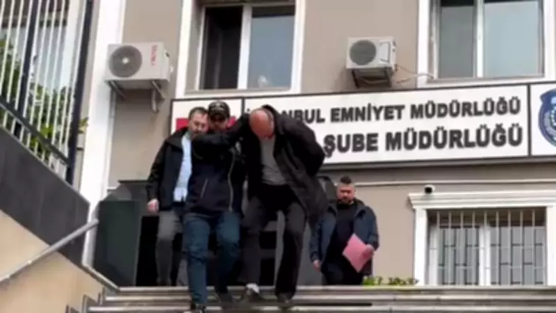 Kuyumcudan el çabukluğu ile yüzük çalan hırsız yakalandı