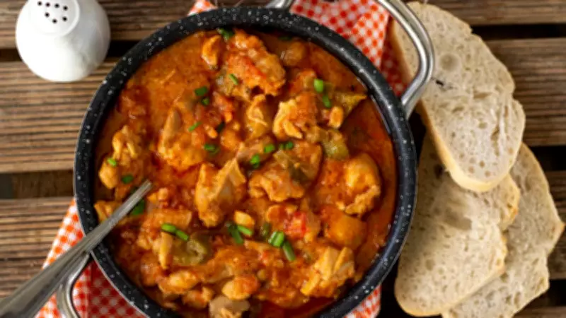 Köy Usulü Lezzet Şöleni: Fırından Mis Kokular Yayılıyor