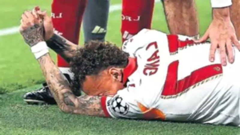 Lang'ın Sakatlığı Sonrası Liverpool Reklam Panolarını Değiştirdi