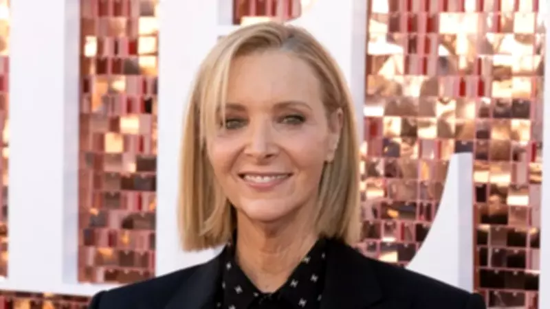 Lisa Kudrow'dan Duygusal İtiraf: Friends'te Dışlandığını Hissetti