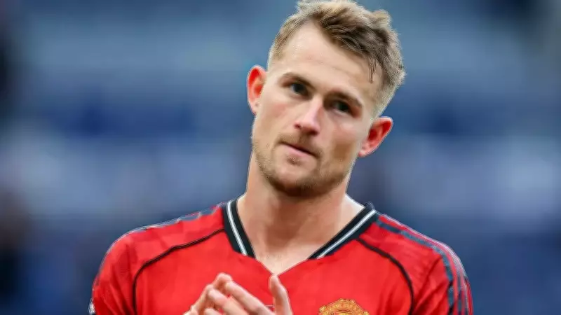 Manchester United, De Ligt'in cinsiyet değiştirme iddialarına antrenman pozuyla yanıt verdi