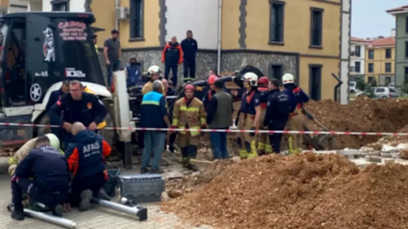 Manisa'da Kanalizasyon Çalışmasında Göçük: 1 İşçi Toprak Altında Kaldı