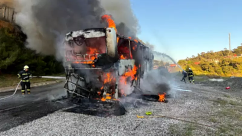 Marmaris'te Tur Otobüsü Yangını: Araç Kullanılamaz Hale Geldi