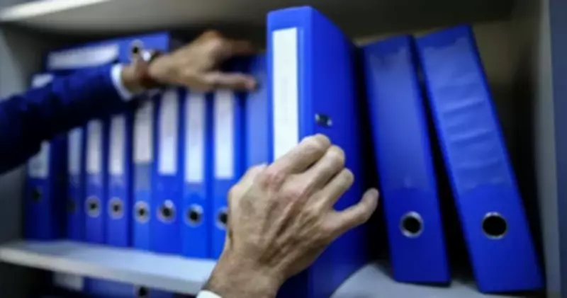 Memurun Geçmiş Davaları Özlük Dosyasından Silinir mi? Yasal Düzenlemeler Açıklandı