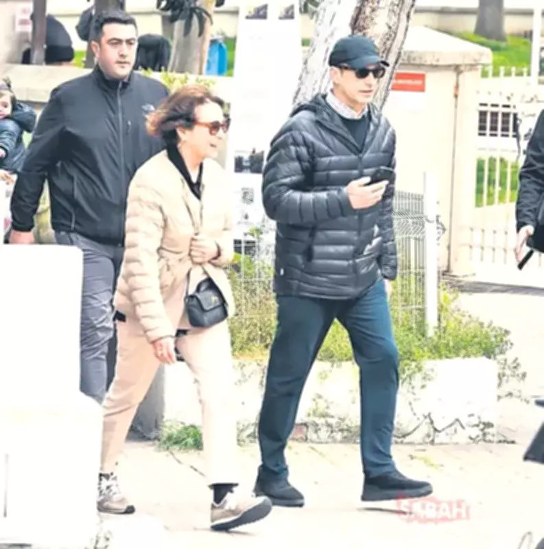 Ömer Koç'tan Gazetecilere Sert Tepki: Fotoğrafları Sildirdi, İlanı Kesti