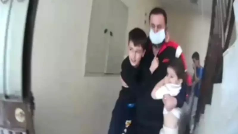 Mersin'de Apartman Yangını: 5'i Çocuk 9 Kişi İtfaiye Tarafından Kurtarıldı