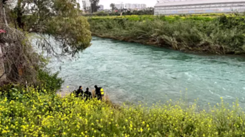 Mersin'de Berdan Irmağı'na Atlayan 17 Yaşındaki Çocuk Kayboldu