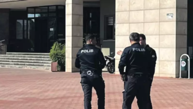 Mersin'de CHP'li Yenişehir Belediyesi'ne Şafak Baskını: 33 Şüpheli Gözaltında