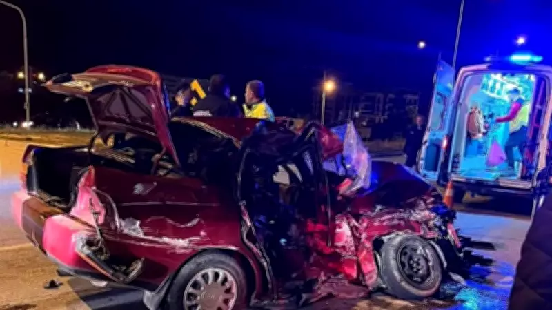 Mersin'de Minibüs ile Otomobil Çarpıştı: Bir Kişi Hayatını Kaybetti