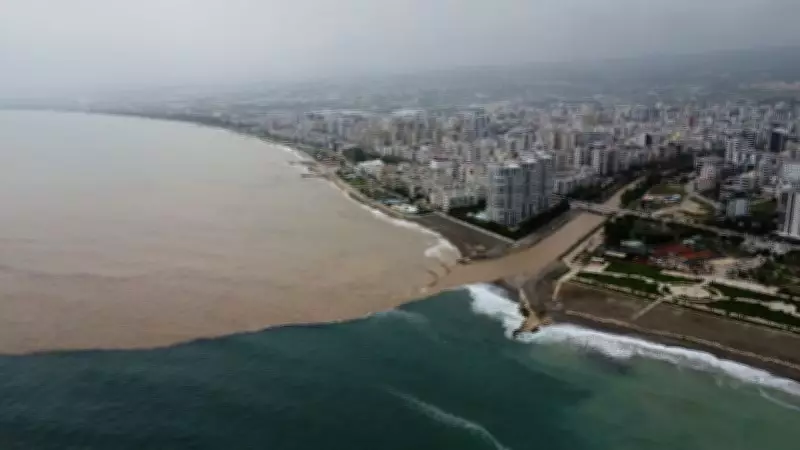 Mersin'de Sel Dereleri Coştu, Akdeniz Kahverengiye Büründü