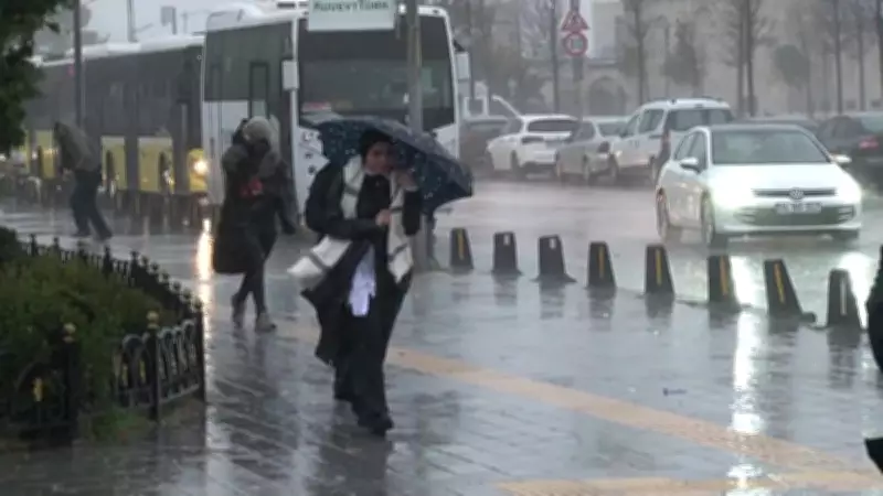 Meteoroloji 17 il için sarı kod uyarısı: Kar, sağanak ve fırtına geliyor