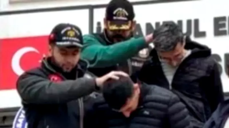 Metro ve tramvaylarda 3 turistin parasını çalan 2 hırsız yakalandı