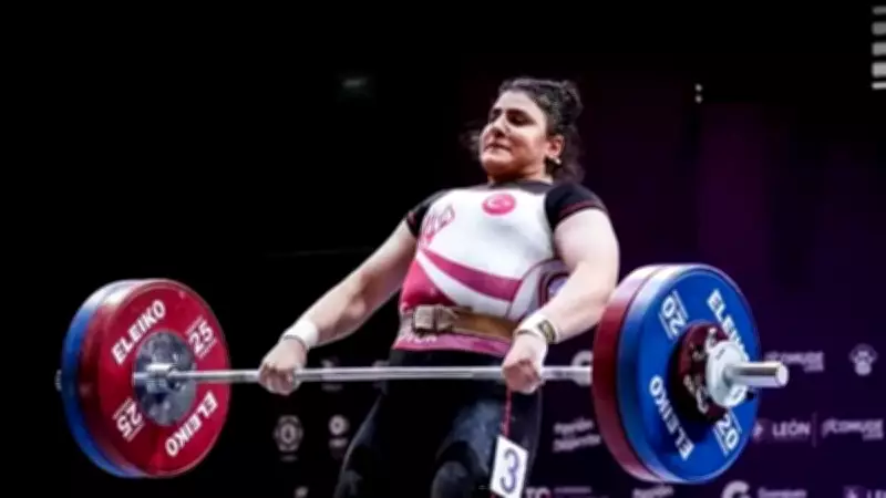 Milli halterci Tuana Süren'den Avrupa Şampiyonası'nda bronz madalya