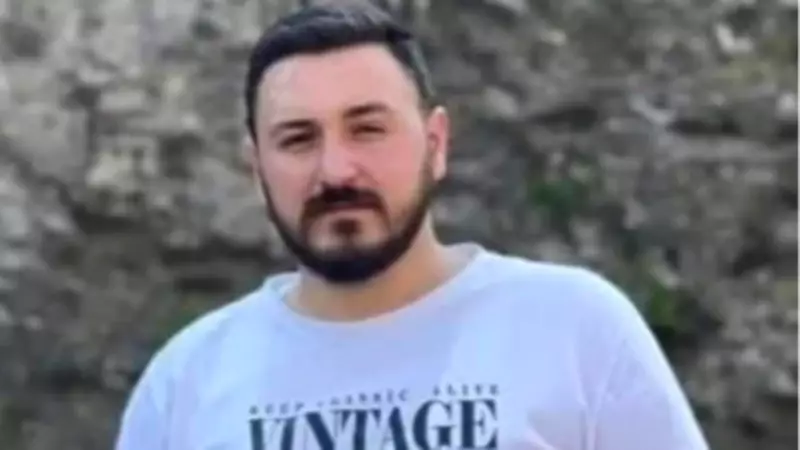 Murgul'da İş Makinesi Uçuruma Devrildi: Operatör Doğukan Yıldızlı Hayatını Kaybetti