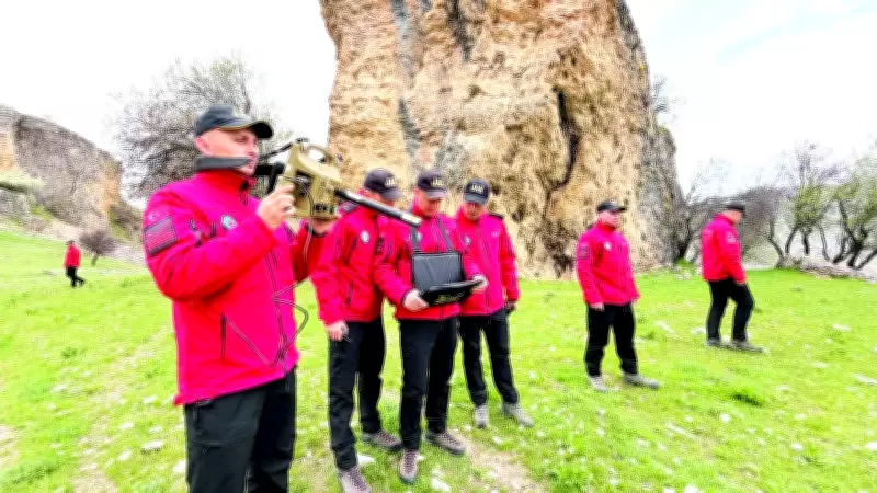 Narin cinayetinde JAK ve JASAT ekipleri son teknolojiyle arama yaptı