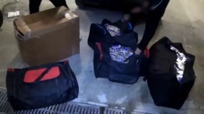 Narkotik Polisinden Büyük Baskın: Valizler Dolusu Uyuşturucu Ele Geçirildi