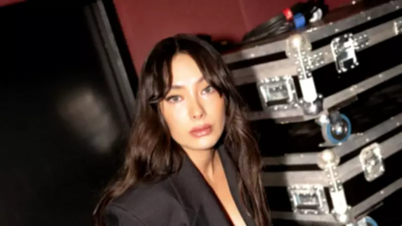 Neslihan Atagül, Abisi İlkay Atagül ile Verdiği Pozla Sosyal Medyayı Salladı!