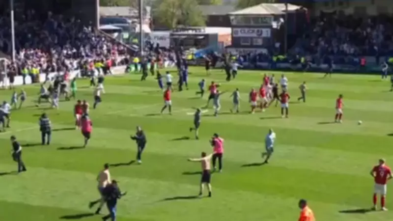 İngiltere'de tarihi şampiyonluk: York City 90+13'te yıktı