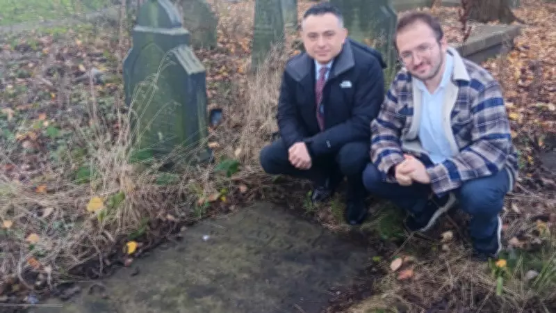 İngiltere'deki tek 'Osmanlı' yazılı mezar taşının hikayesi İstanbul'a uzanıyor