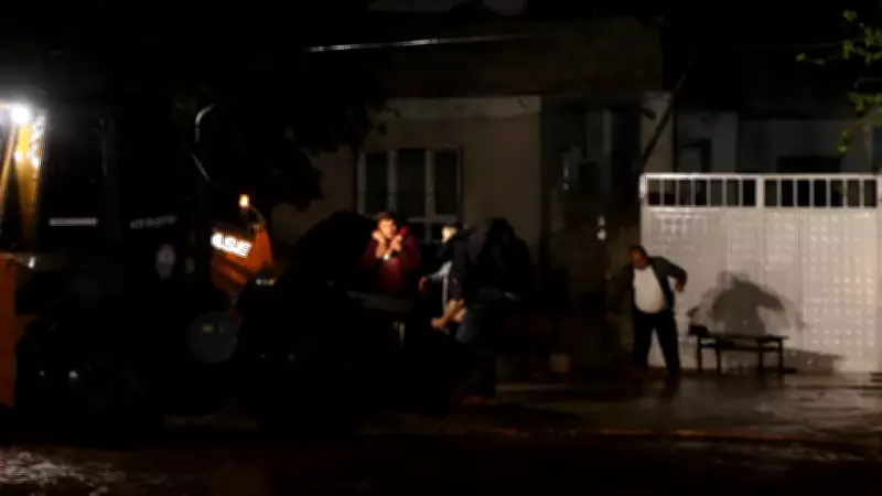 Nizip'te sel: Mahsur kalan 5 kişi kurtarıldı