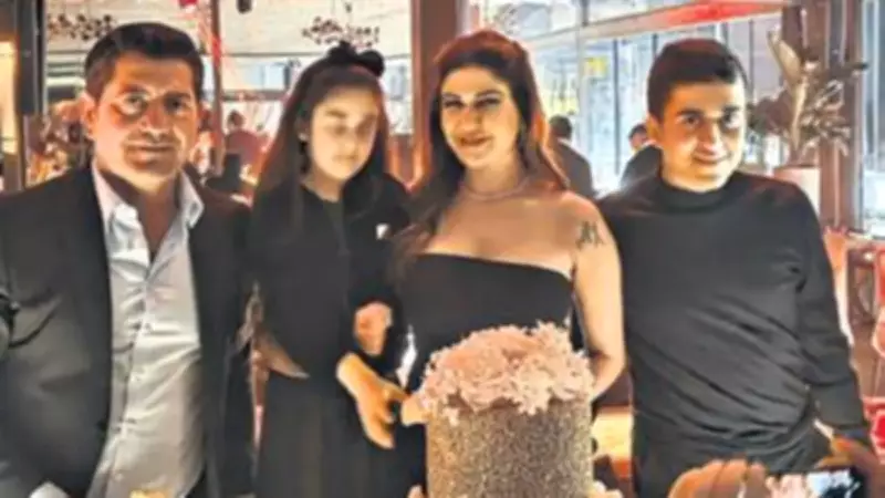 Ünlü Oyuncu Yaş Gününü Dostlarıyla Kutladı, Keyifli Anlar Paylaşıldı